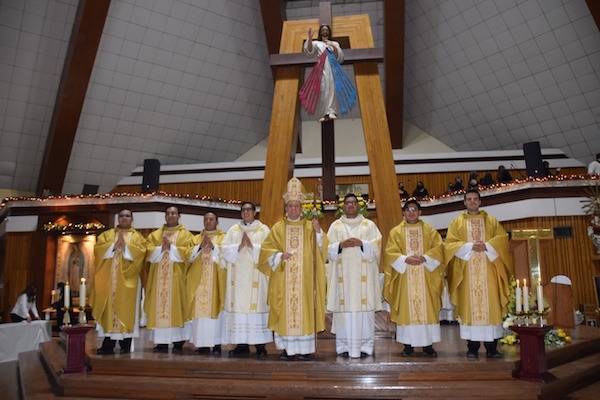 Son siete nuevos servidores para la grey católica de Juárez – Presencia.  Digital